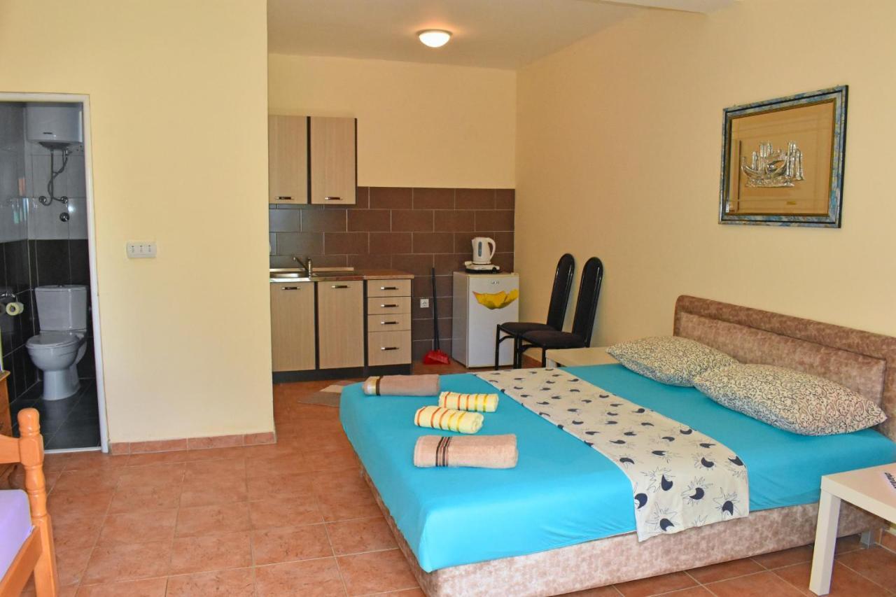 Riverside Apartments Chiara Ulcinj Exterior photo